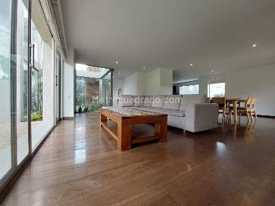 Casa de 4 alcobas en arriendo en San Simon Guaymaral, Bogotá, 332 m² · foto 7 de 20