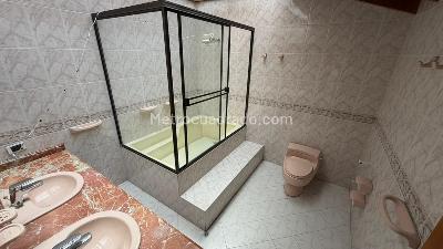 Casa de 5 alcobas en venta en Cedritos Cedro Golf, Bogotá, 400 m² · foto 13 de 18