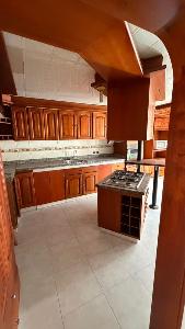 Casa de 5 alcobas en venta en Cedritos Cedro Golf, Bogotá, 400 m² · foto 9 de 18