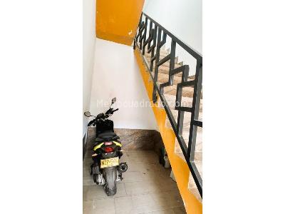Casa de 5 alcobas en venta en Rosablanca, Girardot, 258 m² · foto 5 de 14