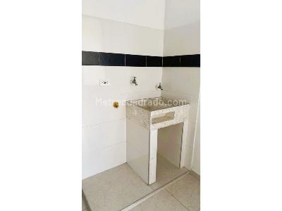 Casa de 5 alcobas en venta en Rosablanca, Girardot, 258 m² · foto 8 de 14