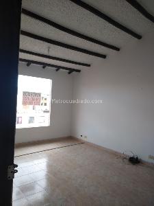 Apartamento de 3 alcobas en arriendo en San Jose De Spring, Bogotá, 68 m² · foto 2 de 12