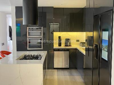 Apartamento de 2 alcobas en venta en Usaquen, Bogotá, 115 m² · foto 2 de 16