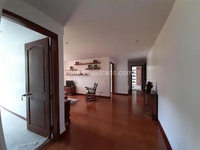 Apartamento en venta en Santa Barbara Alta, Bogotá · foto 2 de 6