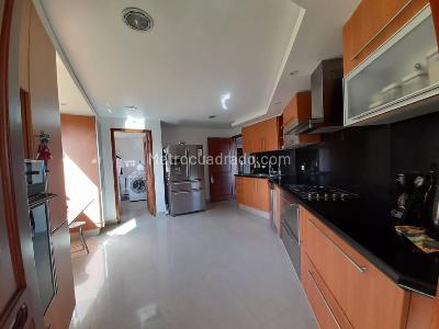 Apartamento en venta en Santa Barbara Alta, Bogotá · foto 4 de 6