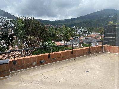 Casa de 3 alcobas en venta en Santa Barbara Alta, Bogotá, 265 m² · foto 3 de 8