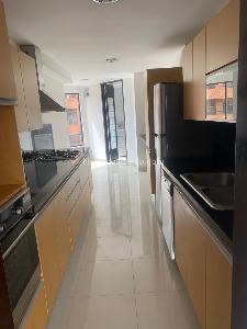 Apartamento de 3 alcobas en arriendo en Santa Ana Occidental, Bogotá, 190 m² · foto 3 de 16