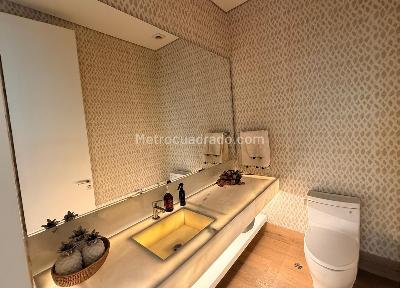 Apartamento de 3 alcobas en venta en Los Rosales, Bogotá, 355 m² · foto 16 de 20