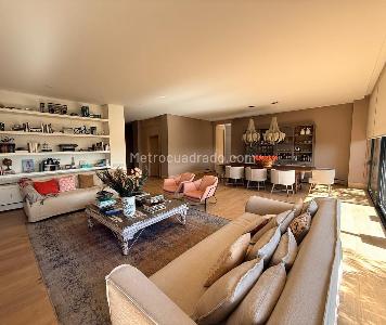 Apartamento de 3 alcobas en venta en Los Rosales, Bogotá, 355 m² · foto 2 de 20