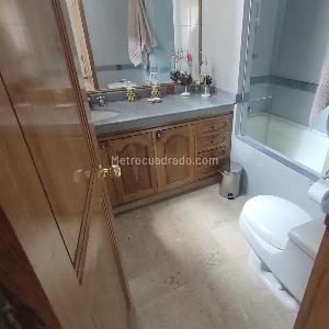 Apartamento de 3 alcobas en venta en La Carolina, Bogotá, 186 m² · foto 3 de 20