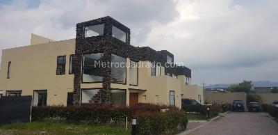 Casa de 4 alcobas en venta en La Valvanera, Chía, 347 m² · foto 4 de 20