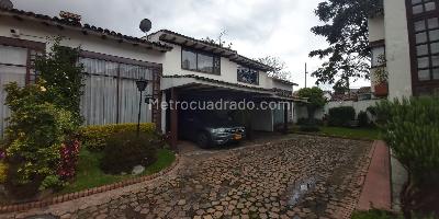 Casa de 3 alcobas en venta en El Batan, Bogotá, 193 m² · foto 2 de 19
