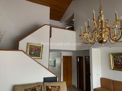 Casa de 4 alcobas en venta en Las Villas, Bogotá, 261 m² · foto 9 de 14