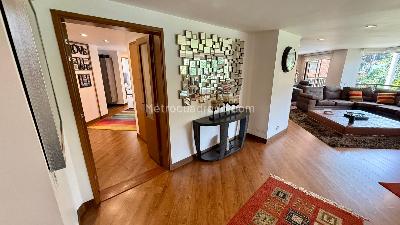 Apartamento de 3 alcobas en venta en Santa Barbara Occidental, Bogotá, 174 m² · foto 2 de 20