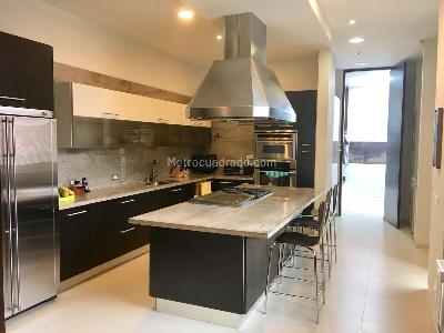 Casa de 5 alcobas en venta en Guaymaral, Bogotá, 400 m² · foto 3 de 4