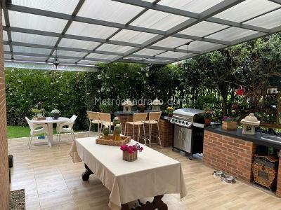 Casa de 4 alcobas en venta en San Simon Guaymaral, Bogotá, 315 m² · foto 5 de 16