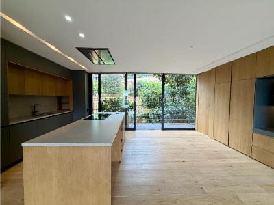 Apartamento de 3 alcobas en venta en Los Rosales, Bogotá, 220 m² · foto 3 de 20
