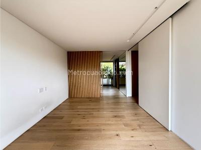Apartamento de 3 alcobas en venta en Los Rosales, Bogotá, 220 m² · foto 10 de 20