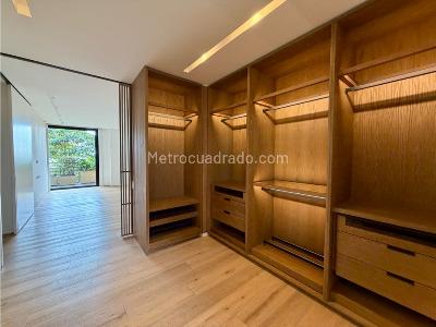 Apartamento de 3 alcobas en venta en Los Rosales, Bogotá, 220 m² · foto 13 de 20