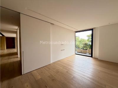 Apartamento de 3 alcobas en venta en Los Rosales, Bogotá, 220 m² · foto 14 de 20