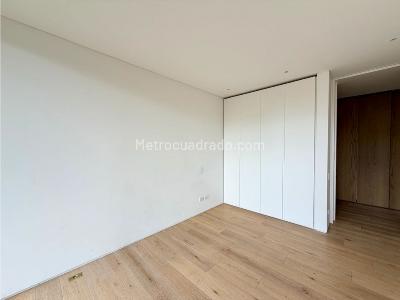 Apartamento de 3 alcobas en venta en Los Rosales, Bogotá, 220 m² · foto 16 de 20
