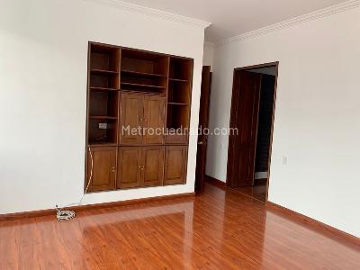 Apartamento en venta en Santa Barbara Occidental, Bogotá · foto 4 de 14
