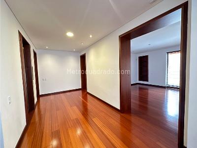 Apartamento en venta en Chico, Bogotá · foto 3 de 20