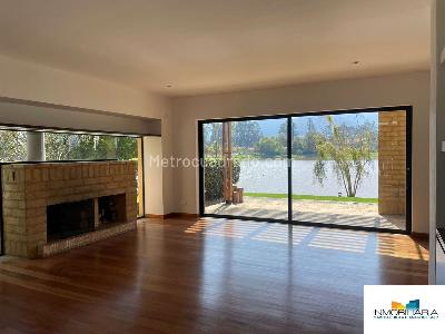 Casa de 3 alcobas en venta en Santa Isabel, La Calera, 225 m² · foto 2 de 20