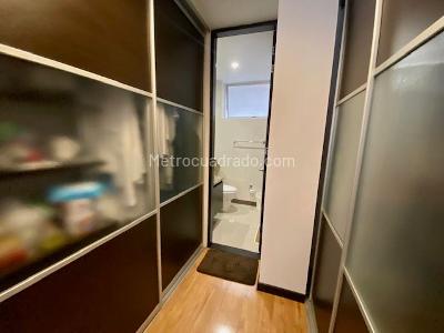 Apartamento de 3 alcobas en venta en Cedritos, Bogotá, 111 m² · foto 10 de 20