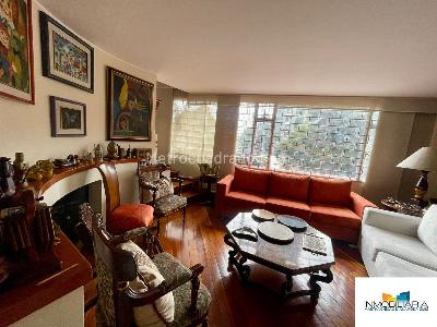 Apartamento de 3 alcobas en venta en Chico Reservado, Bogotá, 199 m² · foto 3 de 16