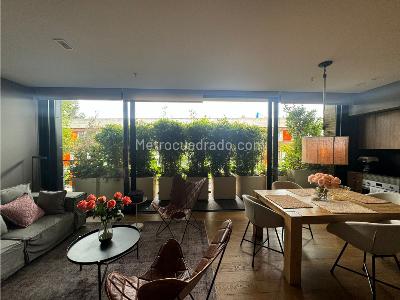 Apartamento de 1 alcoba en venta en Los Rosales, Bogotá, 90 m² · foto 2 de 8