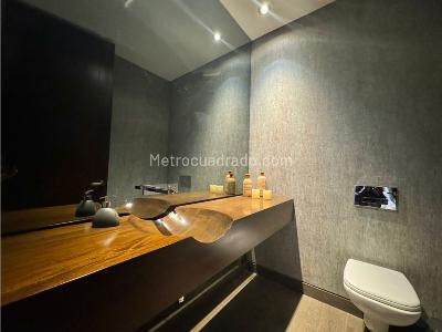 Casa de 3 alcobas en venta en Santa Barbara Alta, Bogotá, 386 m² · foto 7 de 20