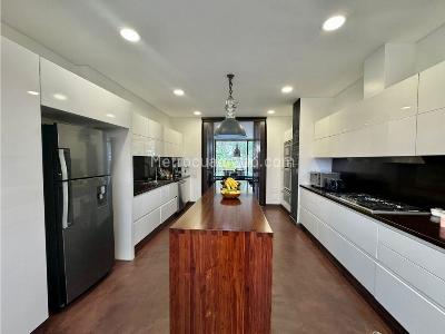 Casa de 3 alcobas en venta en Santa Barbara Alta, Bogotá, 386 m² · foto 12 de 20