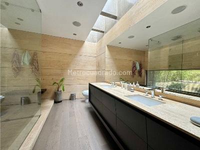 Casa de 3 alcobas en venta en Santa Barbara Alta, Bogotá, 386 m² · foto 14 de 20