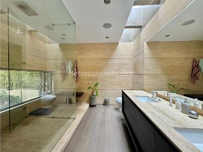 Casa de 3 alcobas en venta en Santa Barbara Alta, Bogotá, 386 m² · foto 18 de 20