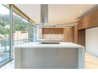 Apartamento de 3 alcobas en venta en Los Rosales, Bogotá, 381 m² · foto 16 de 20