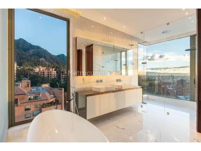 Apartamento de 3 alcobas en venta en Los Rosales, Bogotá, 381 m² · foto 18 de 20