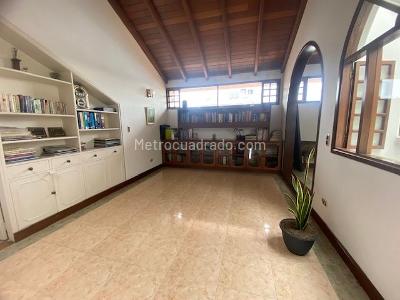 Casa de 5 alcobas en venta en Alhambra, Bogotá, 489 m² · foto 17 de 20