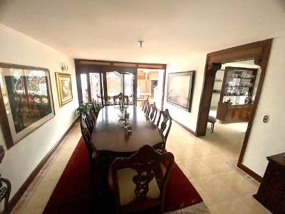 Casa de 5 alcobas en venta en Alhambra, Bogotá, 489 m² · foto 3 de 20