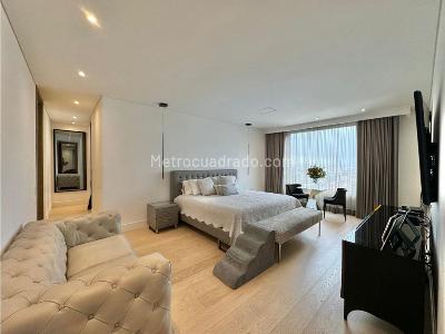 Apartamento de 3 alcobas en venta en Chico Reservado, Bogotá, 289 m² · foto 16 de 20