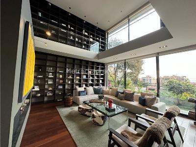 Casa de 4 alcobas en venta en El Refugio, Bogotá, 676 m² · foto 3 de 20