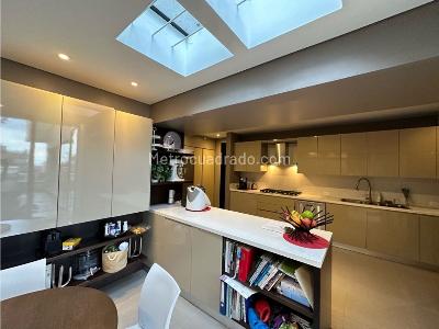 Casa de 4 alcobas en venta en El Refugio, Bogotá, 676 m² · foto 19 de 20