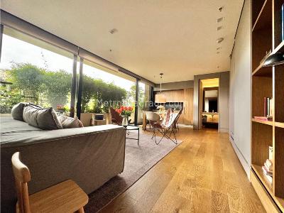 Apartamento de 1 alcoba en venta en Los Rosales, Bogotá, 90 m² · foto 2 de 9