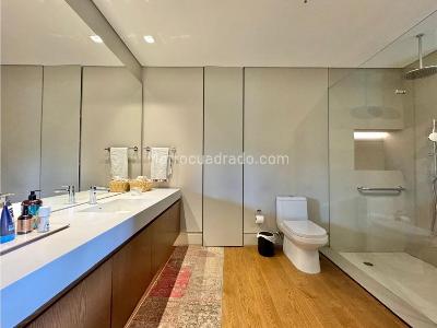 Apartamento de 1 alcoba en venta en Los Rosales, Bogotá, 90 m² · foto 8 de 9