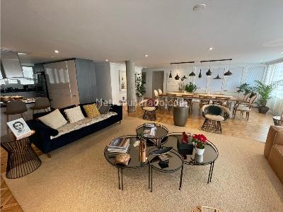 Apartamento de 3 alcobas en venta en Chico, Bogotá, 203 m² · foto 3 de 20