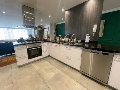 Apartamento de 3 alcobas en venta en Chico, Bogotá, 203 m² · foto 12 de 20