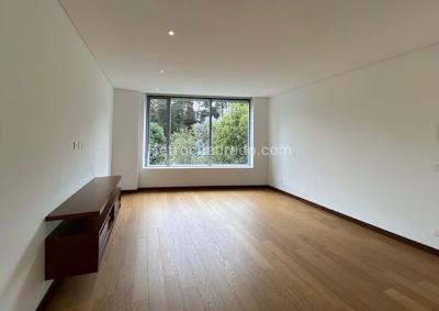 Apartamento de 2 alcobas en arriendo en Museo Del Chico, Bogotá, 175 m² · foto 2 de 8