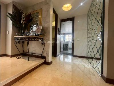 Apartamento de 3 alcobas en venta en Chico, Bogotá, 226 m² · foto 5 de 20