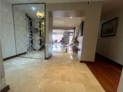 Apartamento de 3 alcobas en venta en Chico, Bogotá, 226 m² · foto 9 de 20