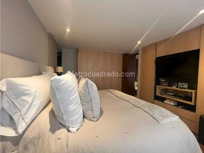 Apartamento de 3 alcobas en venta en Chico, Bogotá, 226 m² · foto 17 de 20